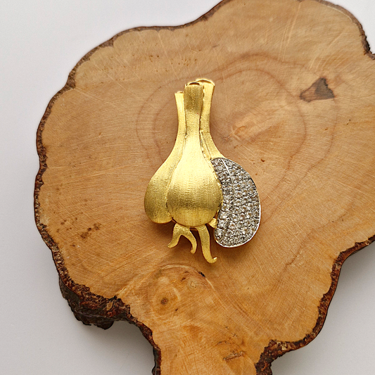 Bawang Pin Necklace